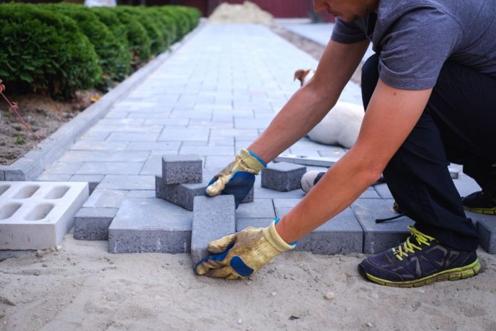 5 Ways to Use Sand in Landscaping Projects