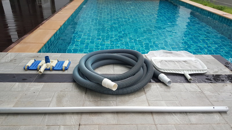 Reasons-to-Hire-Pool-Cleaning-Services-1