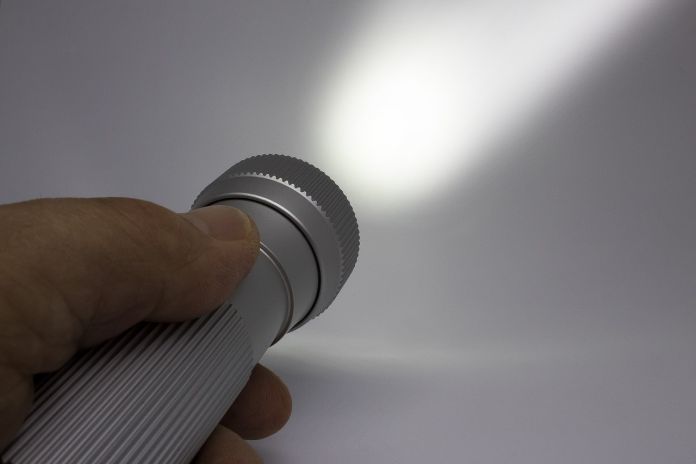 How to Choose the Right Flashlight for Home Use featured image