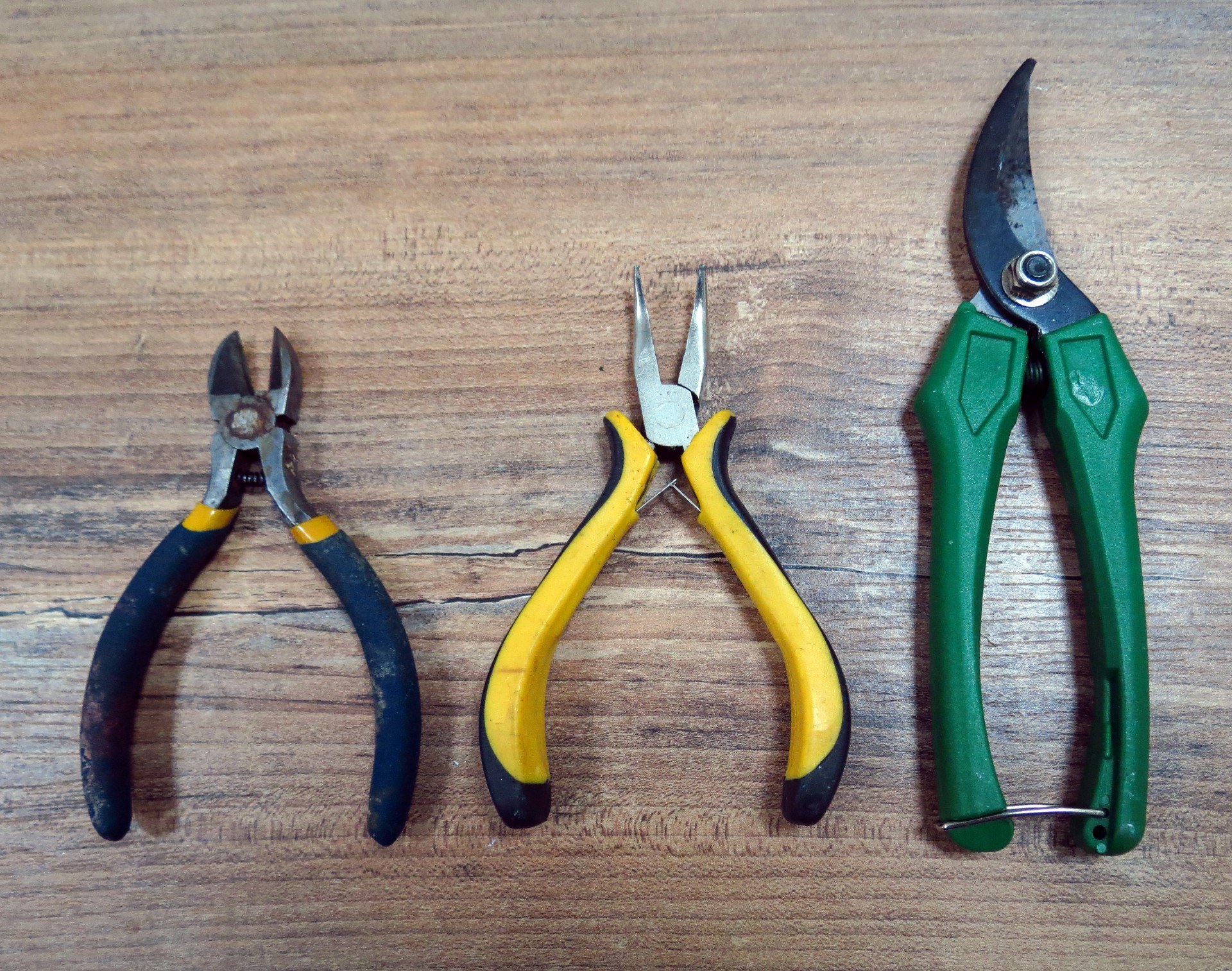 Tips On Getting The Best Pliers In Your Greenhouse Toolbox 2