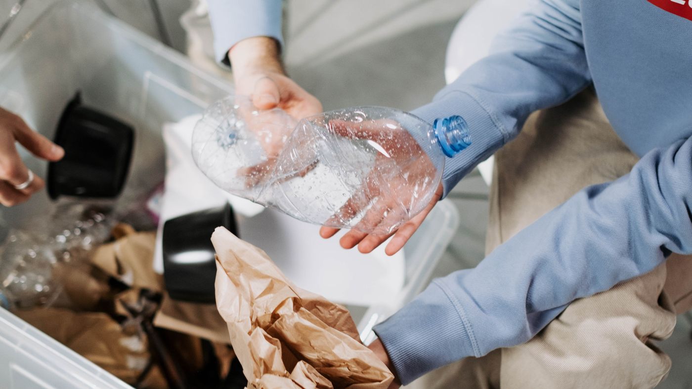 volunteers collecting recyclable waste